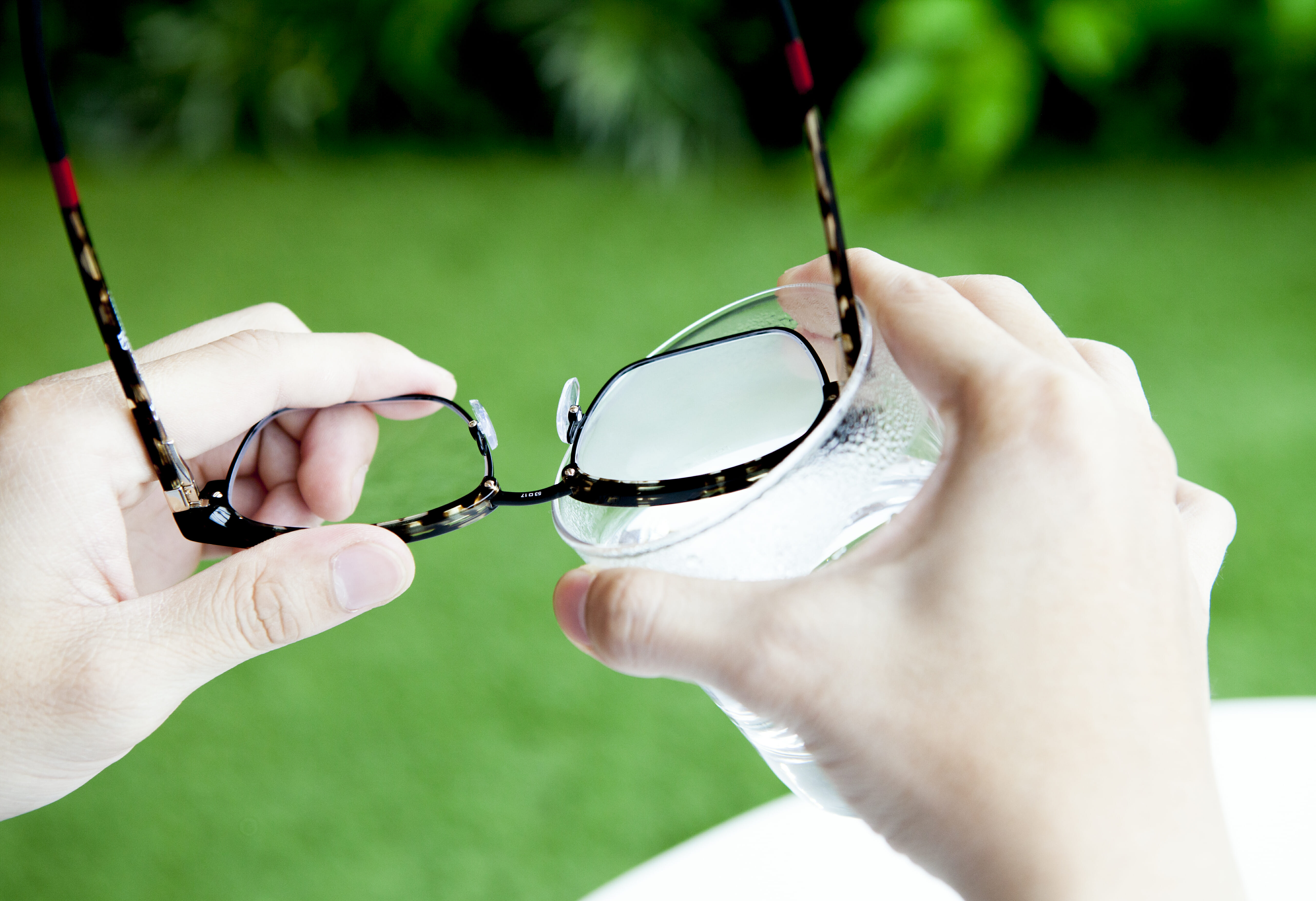 cách phân biệt mắt kính chính hãng cách phân biệt mắt kính chính hãng