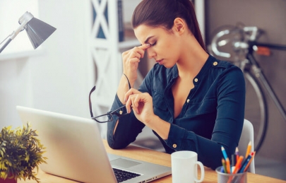 5 thói quen đeo kính sai và hướng dẫn đeo kính đúng cách